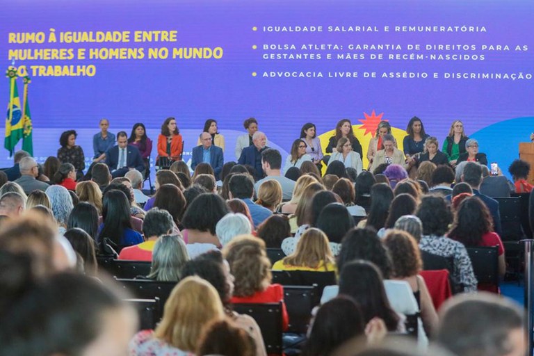 igualdadesalarial - lei sancionada [PR}