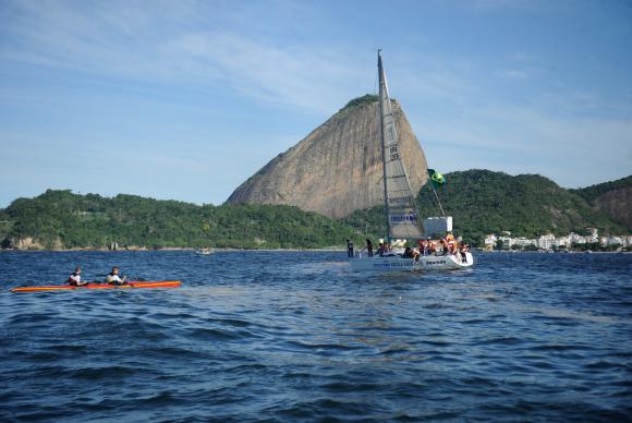 Tecnologia poderia ser utilizada, inclusive, para a despoluição da Baía de Guanabara, segundo representante da técnica. Foto: Agência Brasil