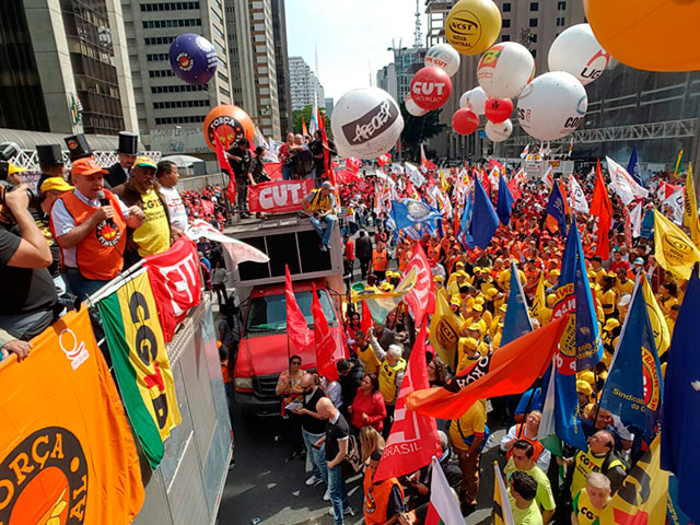 Manifestação pelo emprego em frente à Fiesp, em 16/08. Foto: CNTM.