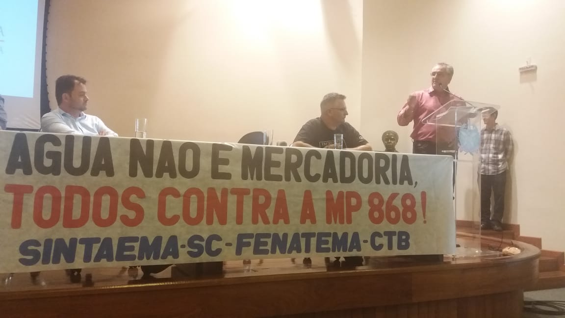 Carlos Abraham fala em seminario sobre a MP do desmonte do saneamento