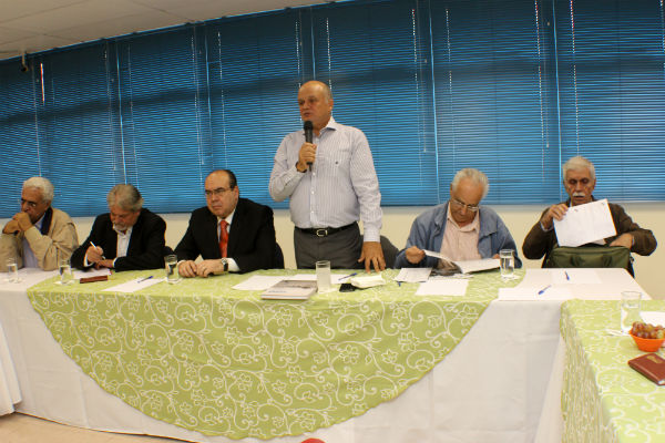 Mesa-redonda dá a largada ao "Cresce Brasil - Cidades". Foto: Beatriz Arruda