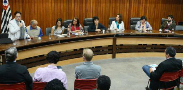 Da esquerda para a direita: Dessimoni representa SEESP nas discussões sobre programa da ONU. Foto: Roberto Navarro/Alesp