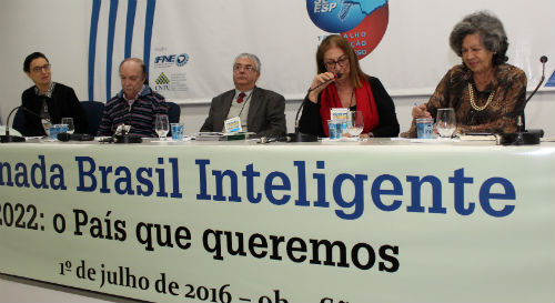Mesa-redonda "Soberania e cultura rumo ao Brasil 2022". Foto: Beatriz Arruda