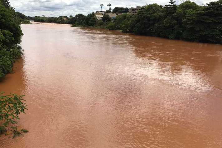 Águas do Rio Doce pós-rompimento de barragem estão no foco de estudos. Foto:  igam.mg.gov.br