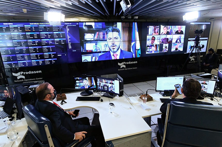 Senado vota MP da privatização da Eletrobras