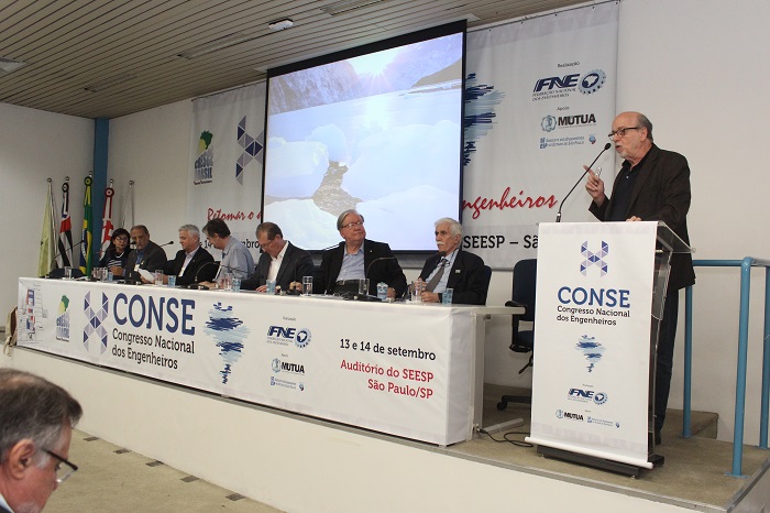 Especialistas debatem setor energético brasileiro. Mudanças são necessárias para o desenvolvimento social do País.