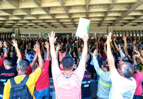 Assembleia aprova paralisação
