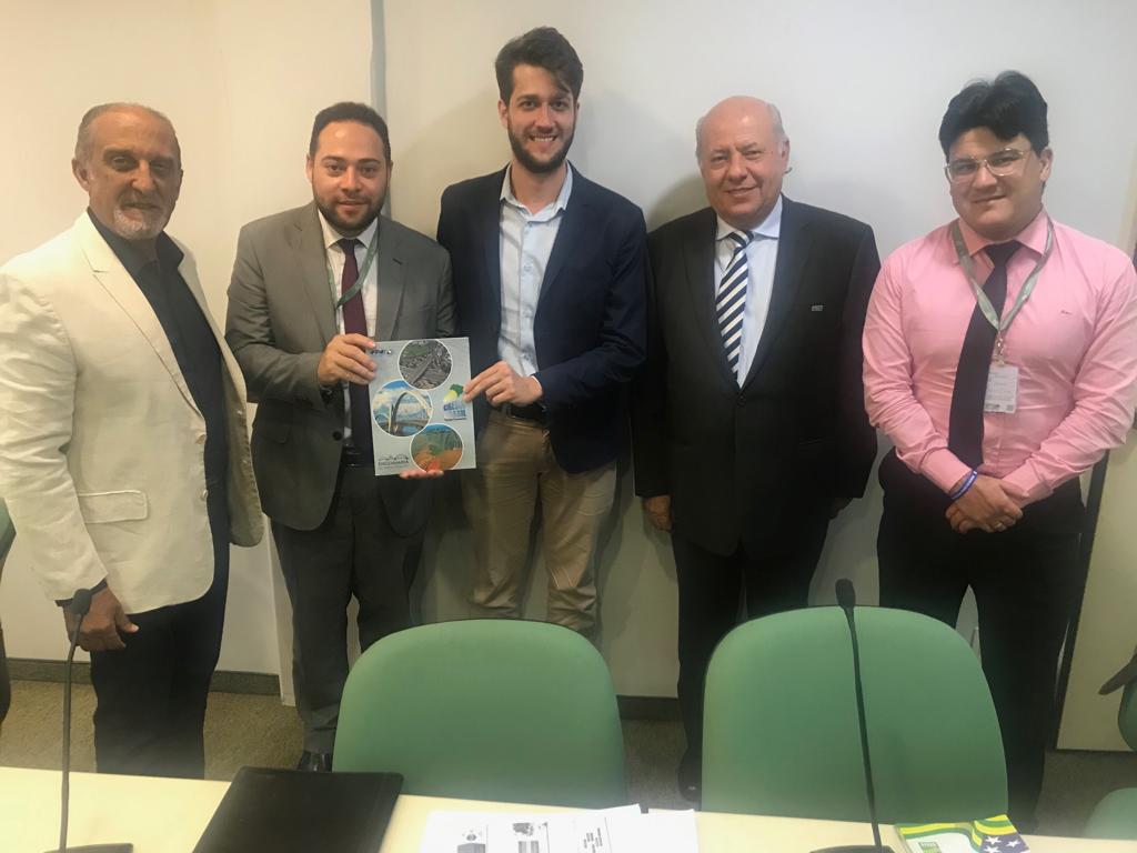 Entrega do Cresce Brasil em Goiás