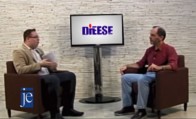 Clemente Ganz Lúcio, à direita, fala sobre os avanços e os desafios da economia do País (Foto: Reprodução do JE na TV)
