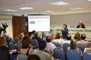 A juíza aposentada Mara Loguércio denuncia precarização representada pela terceirização.  Foto: Vinícius Firmino