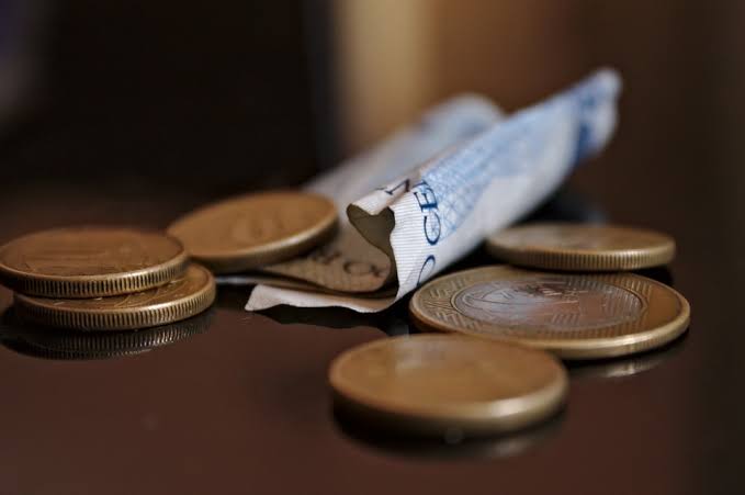 Retomar a luta pela valorização do salário mínimo