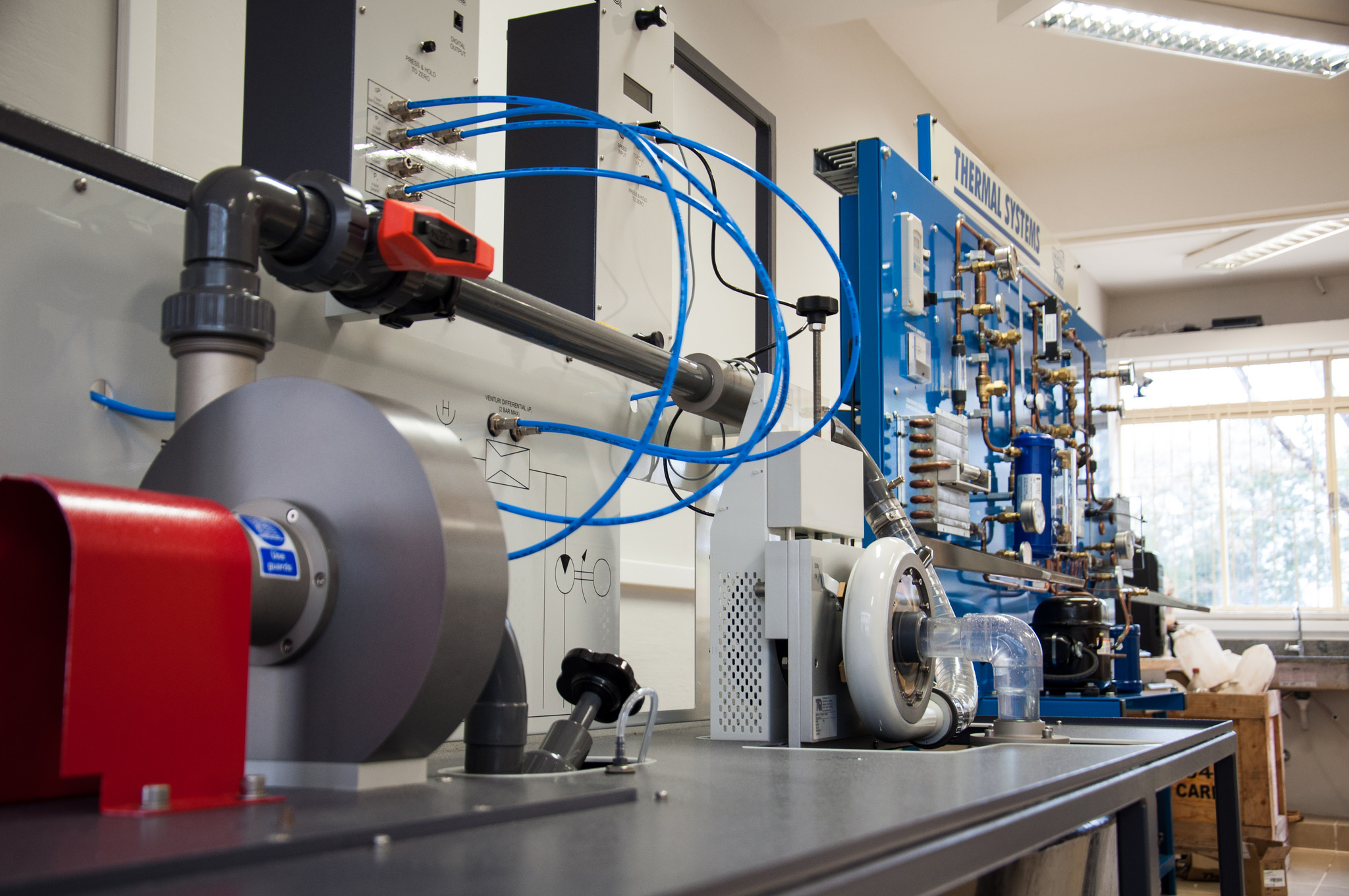 laboratório de mecânica fac de engenharia Foto Caíque