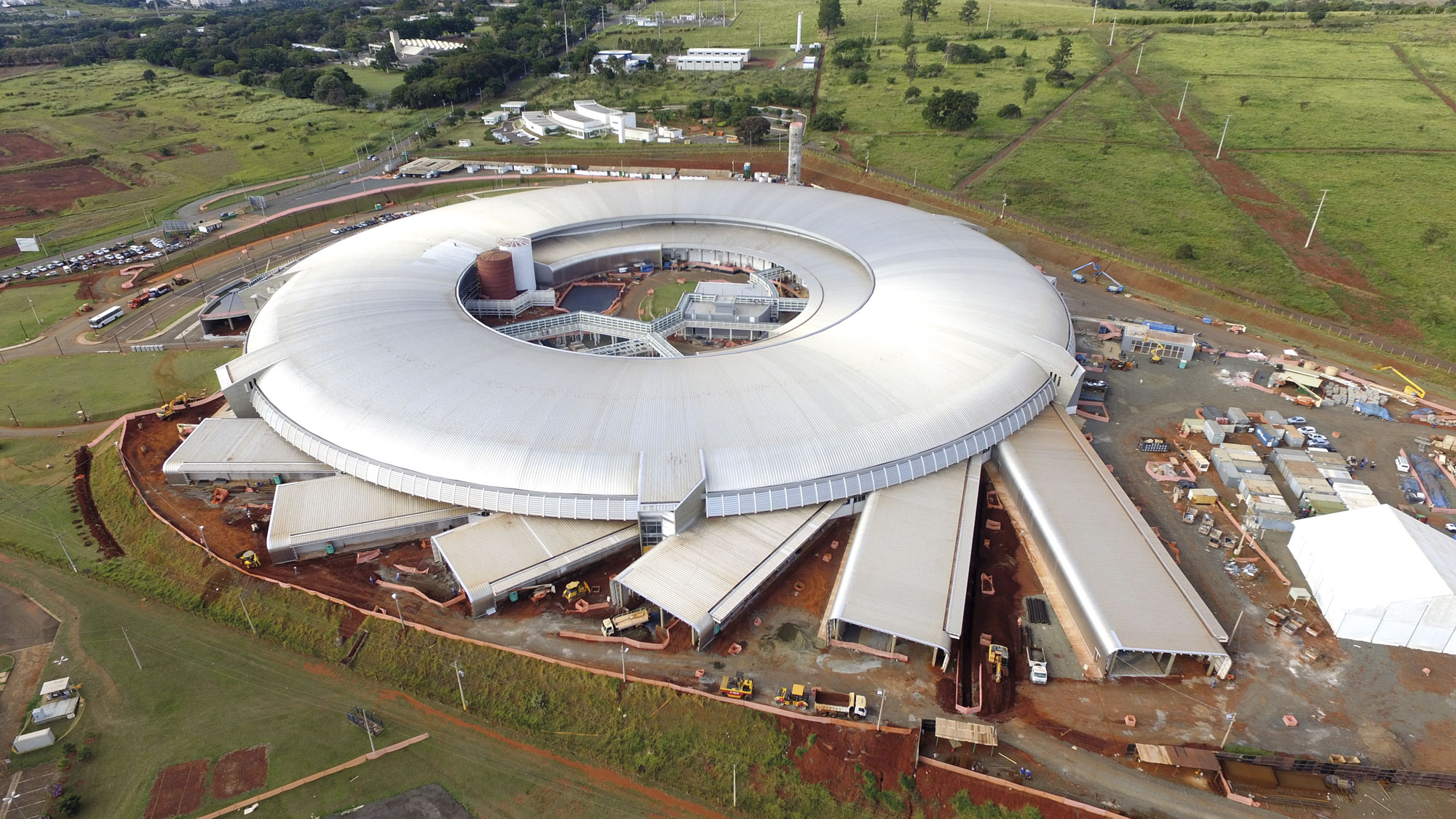 Imagem aérea do prédio do Sirius, feita em meados de junho Renan Picoreti – Divulgação LNLS / CNPE